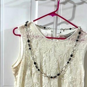 Black and silver Lia Sophia necklace - great condition, versatile necklace